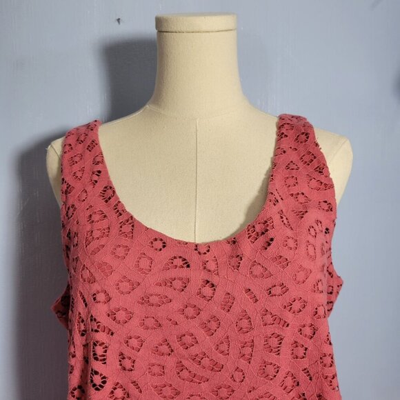 Ann Taylor Loft Medium Light Coral Lace Overlay Keyhole Scoop Neck Tank Top - Picture 2 of 8